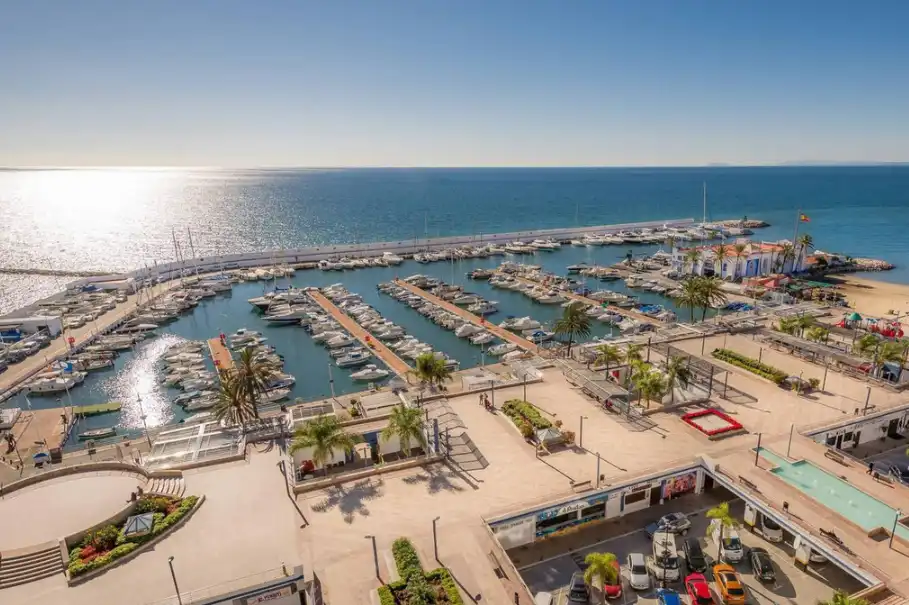 Terraza de Piso en venta en Marbella con Trastero, Amueblado y Horno
