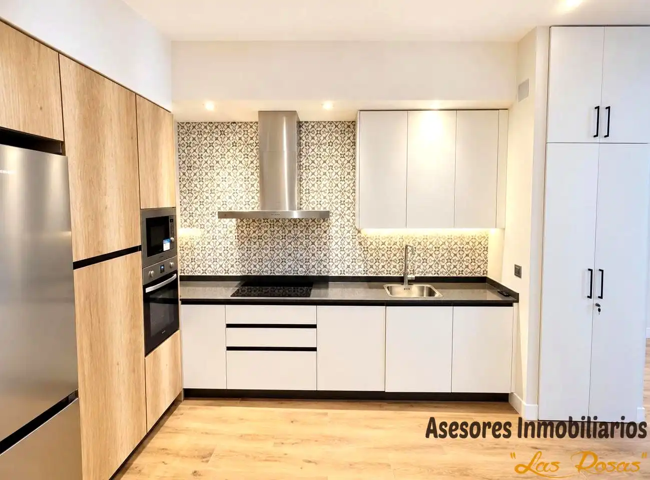 Ground floor with pool for sale in Calle de Emiliano Barral