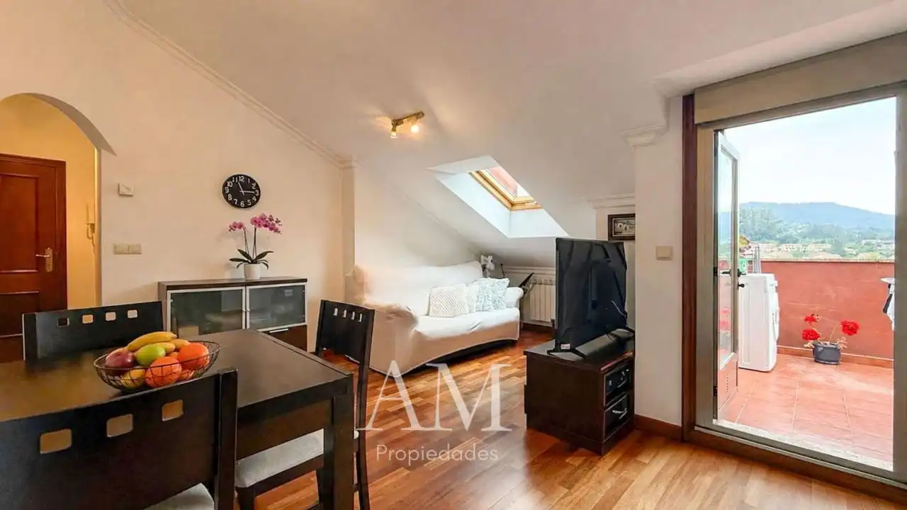 Sala de estar de Ático en venta en Gondomar con Calefacción, Terraza y Trastero