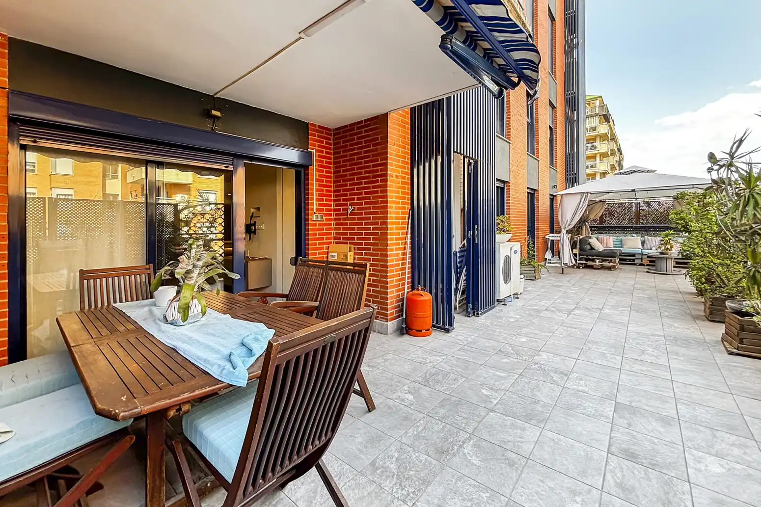 Flat with pool for sale in Valencia - CL JORGE COMIN METGE PEDIATR