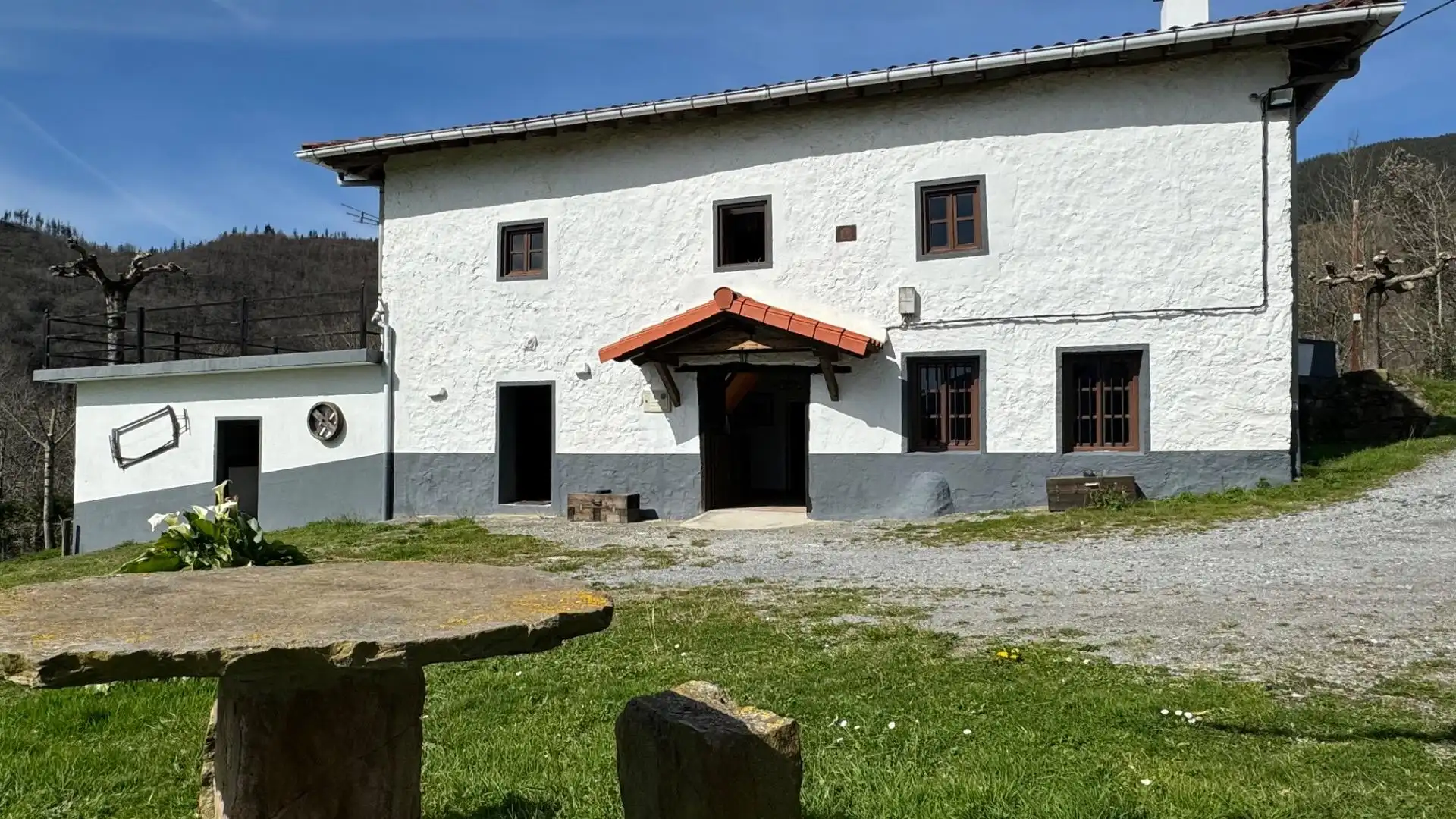 Vista exterior de Finca rústica en venta en Mendaro con Calefacción, Jardín privado y Terraza