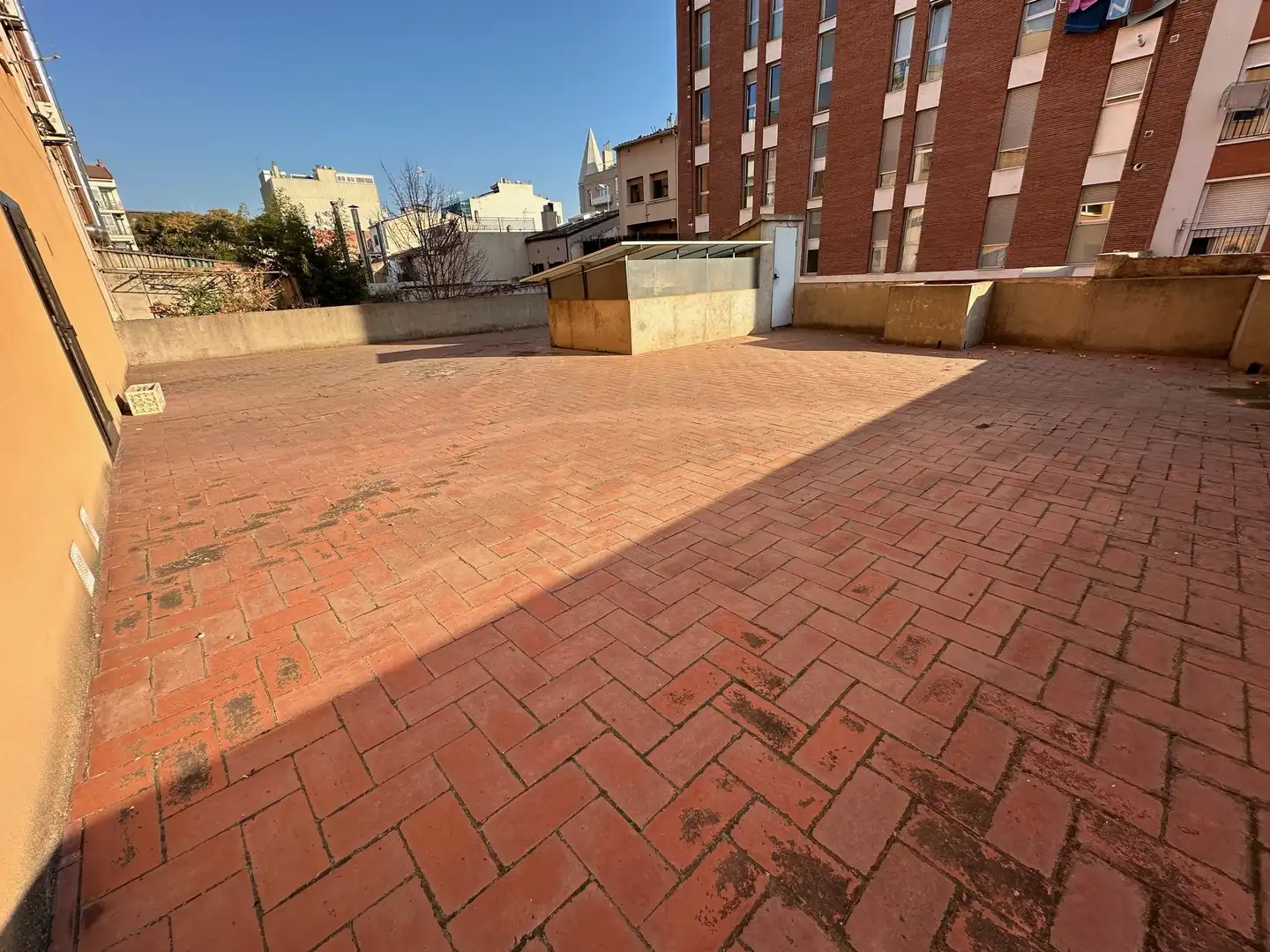 Terrasse von Geschaftsraum zur Miete in Pallejà mit Terrasse