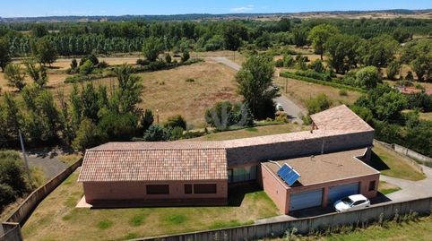 Foto 2 de Casa o xalet en venda a Villaquilambre, León