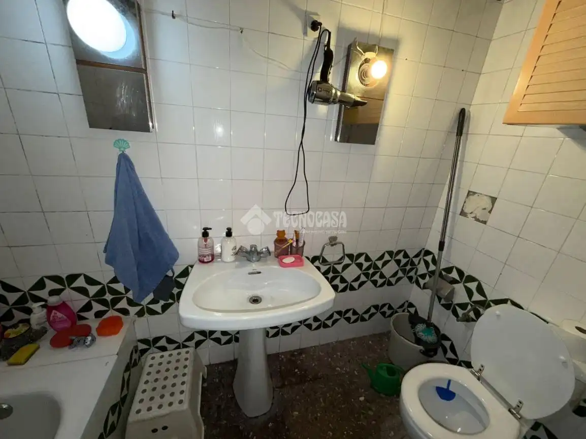Baño de Piso en venta en Barcelona con Terraza y Balcón