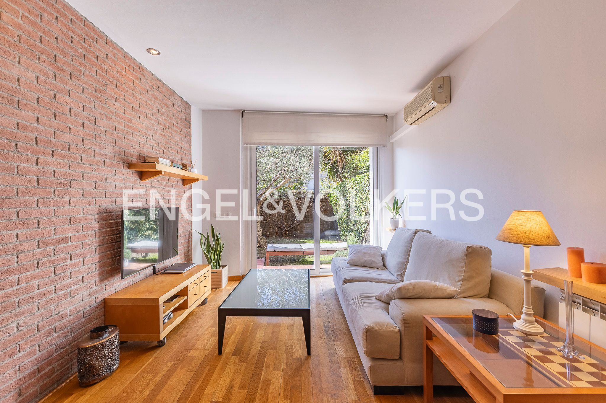 Living room of Duplex for sale in Les Franqueses del Vallès  with Air Conditioner, Heating and Private garden