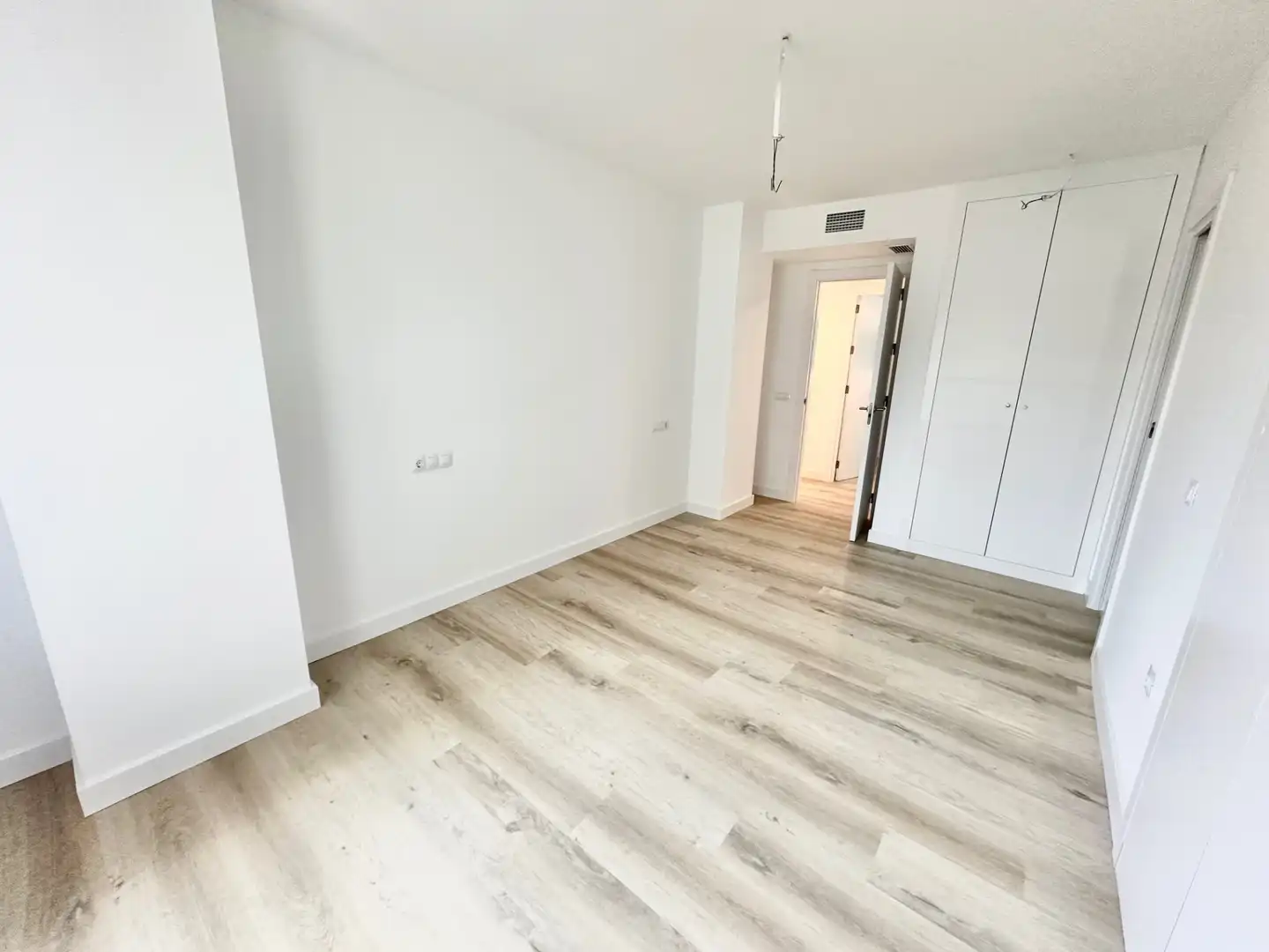 Schlafzimmer von Wohnungen zur Miete in Marbella mit Klimaanlage, Terrasse und Schwimmbad