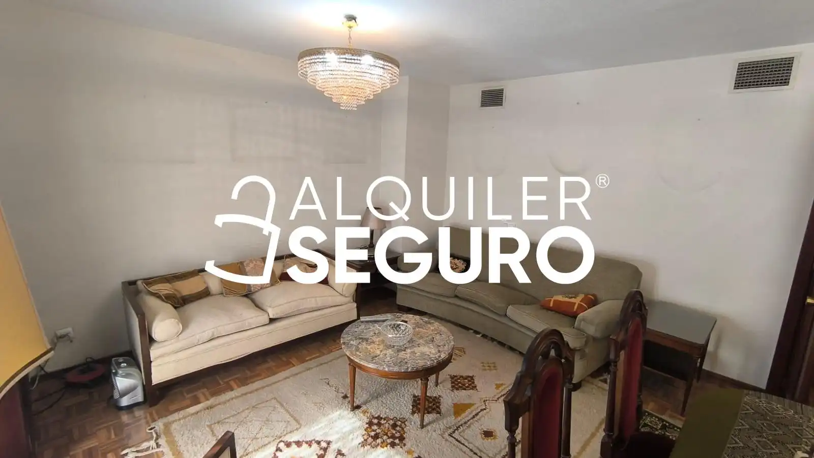 Living room of Flat for rent in Sevilla  with Air Conditioner and Furnished