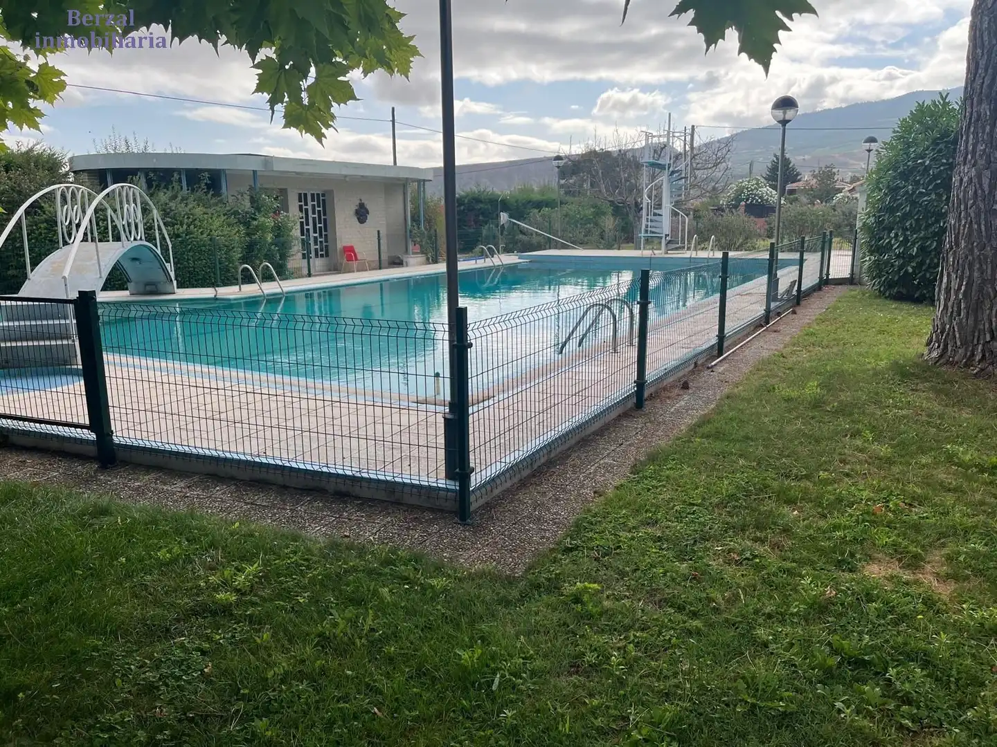 Piscina de Casa o xalet en venda en Nalda amb Jardí privat, Terrassa i Traster
