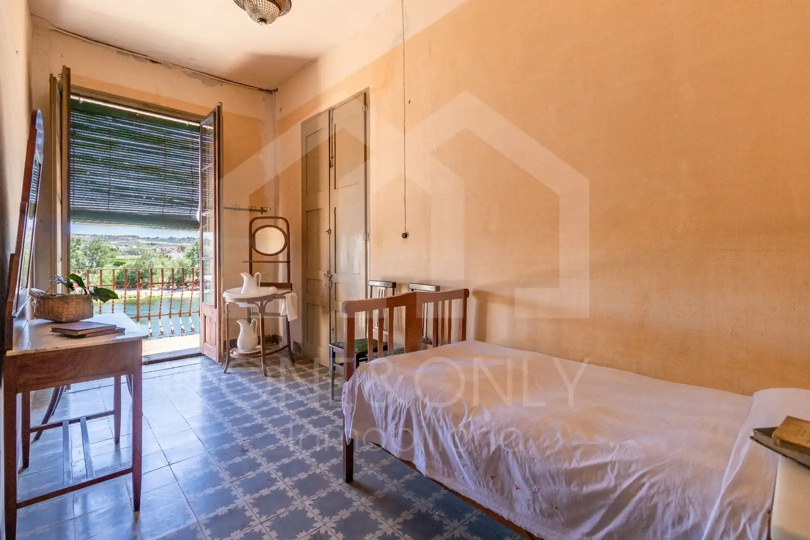 Dormitori de Casa o xalet en venda en Móra d'Ebre amb Terrassa i Traster