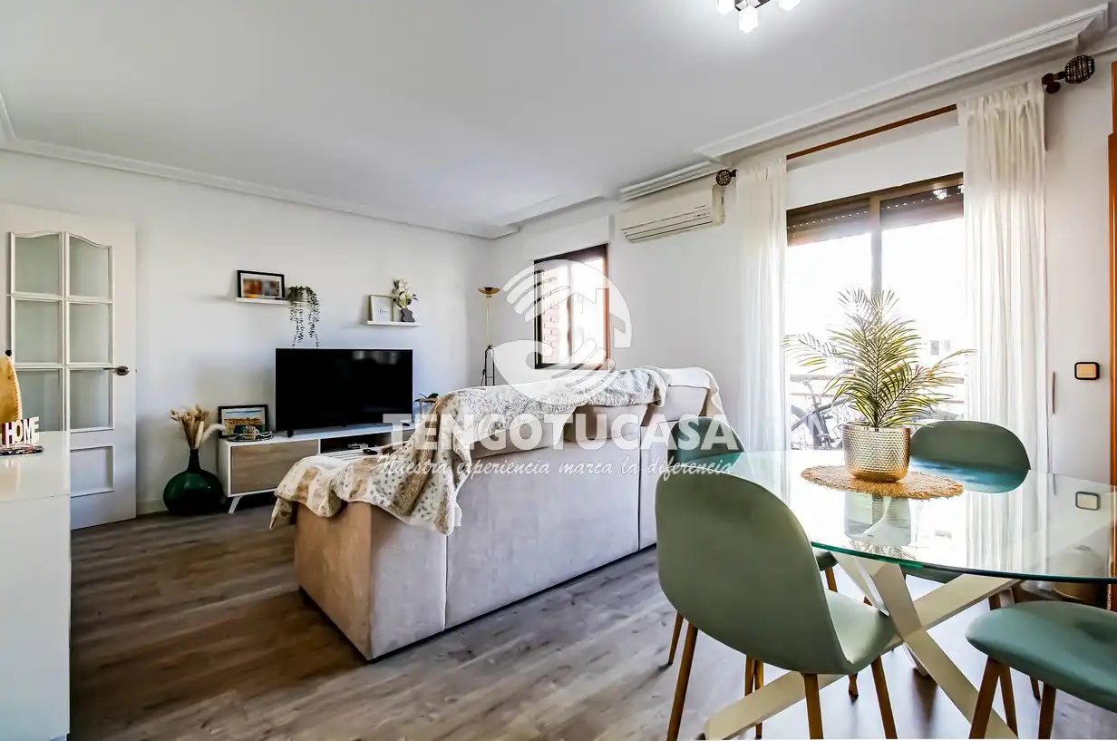 Piso en venta en Calle del Río Nervión, Pueblo Nuevo