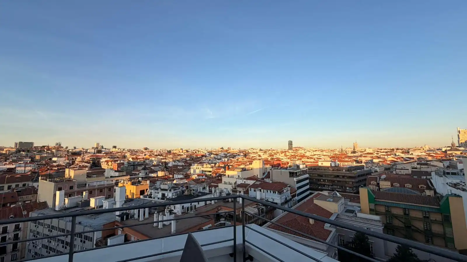 Vista exterior de Piso en venta en Madrid con Aire acondicionado, Calefacción y Amueblado