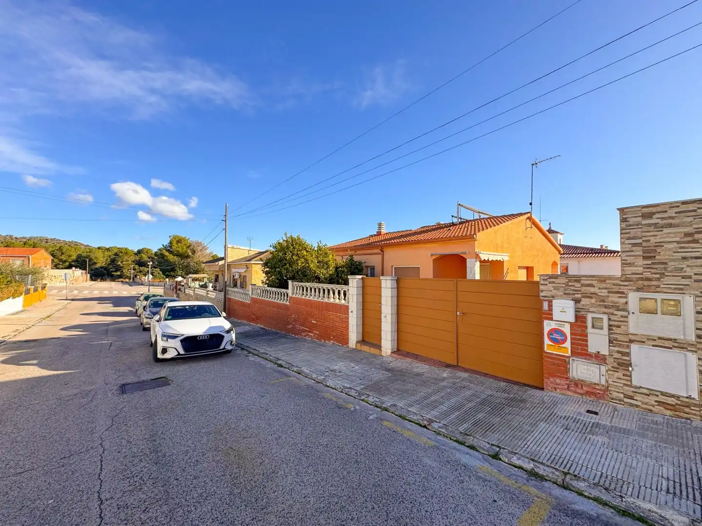 Vista exterior de Casa adosada en venda en El Vendrell amb Aire condicionat, Calefacció i Terrassa