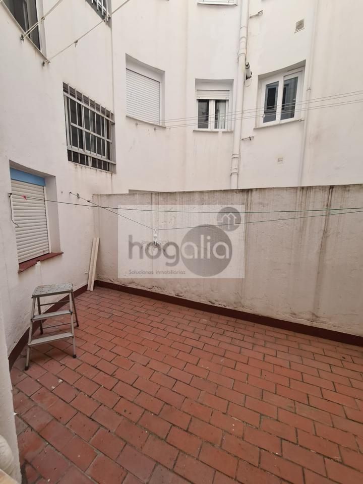 Planta baixa per a compartir en  Sevilla Capital amb Aire condicionat i Moblat