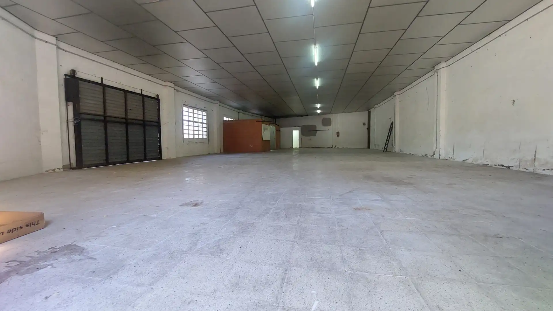 Fabrikhallen zum Verkauf in Sant Llorenç Savall