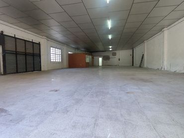 Nau industrial en venda a Carrer de Montserrat