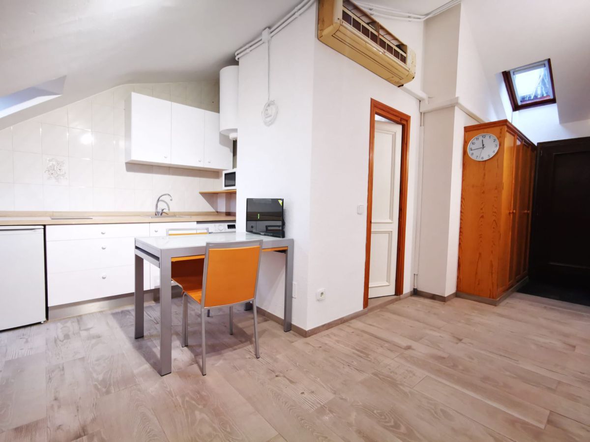 Kitchen of Flat to rent in Valladolid Capital  with Air Conditioner, Heating and Furnished