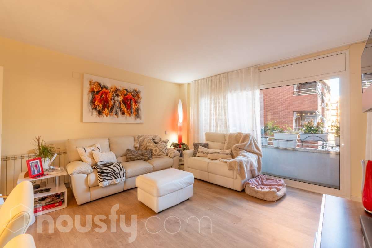 Sala d'estar de Pis en venda en Vilanova i la Geltrú amb Aire condicionat, Calefacció i Parquet