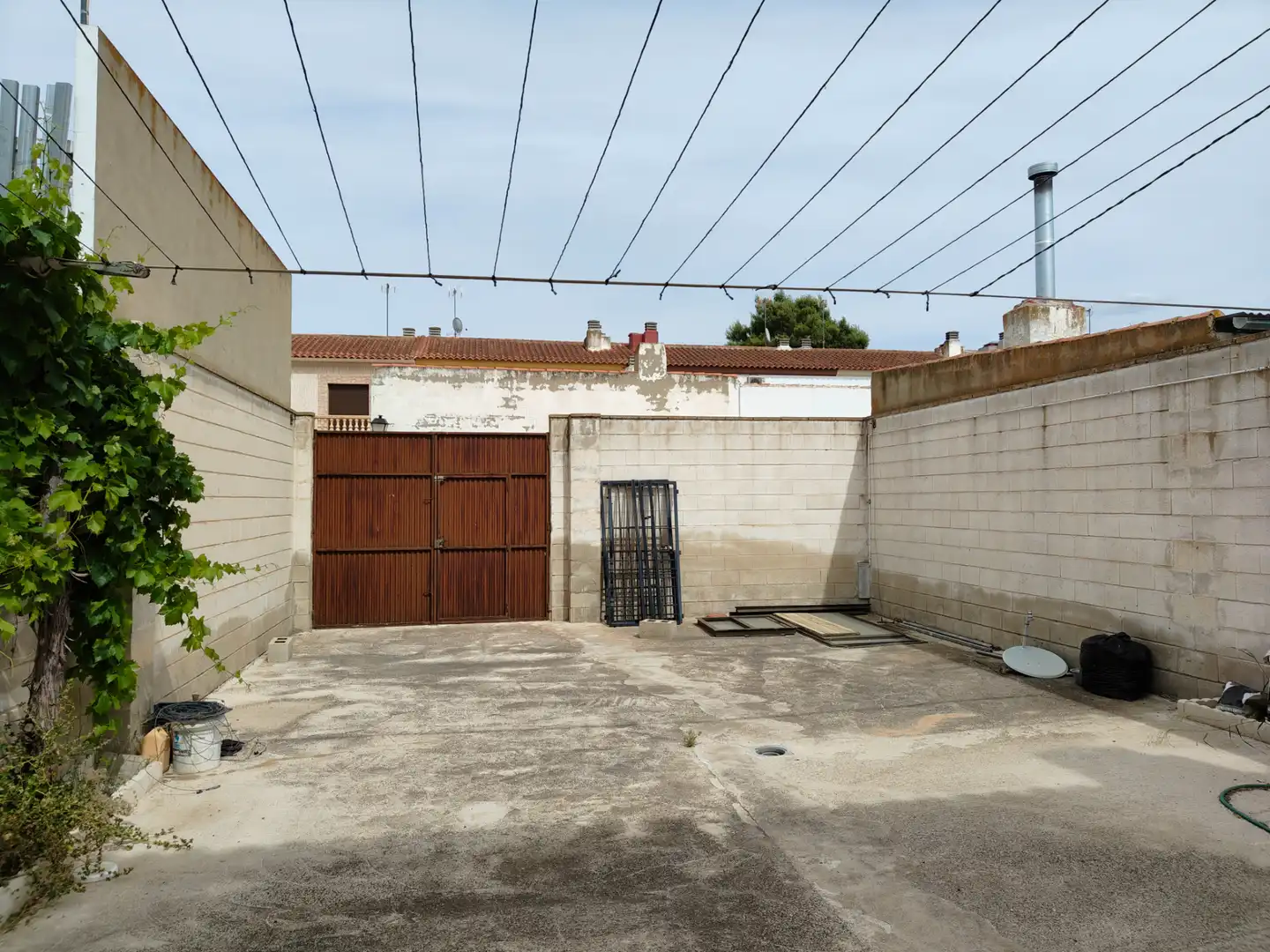 Parking de Casa adosada en venta en Albacete con Calefacción, Amueblado y Balcón