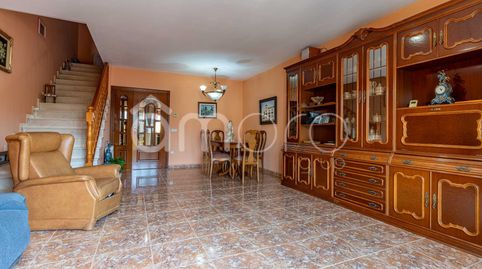 Descubre esta amplia y luminosa casa pareada distribuida en cuatro plantas, con un espectacular garaje de 76 m, tres dormitorios,, imatge 2