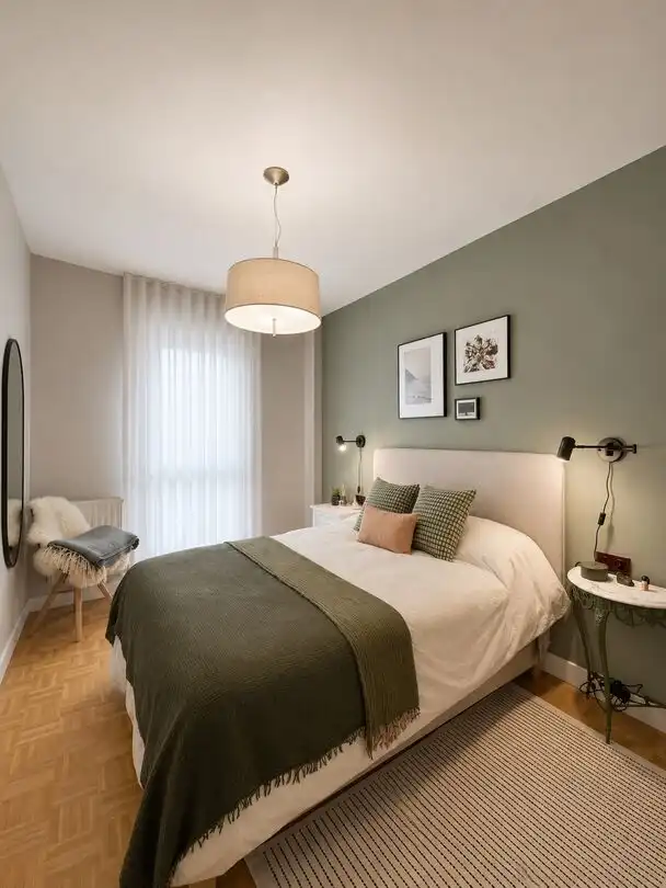 Habitación de Piso en venta en Donostia - San Sebastián  con Calefacción y Balcón