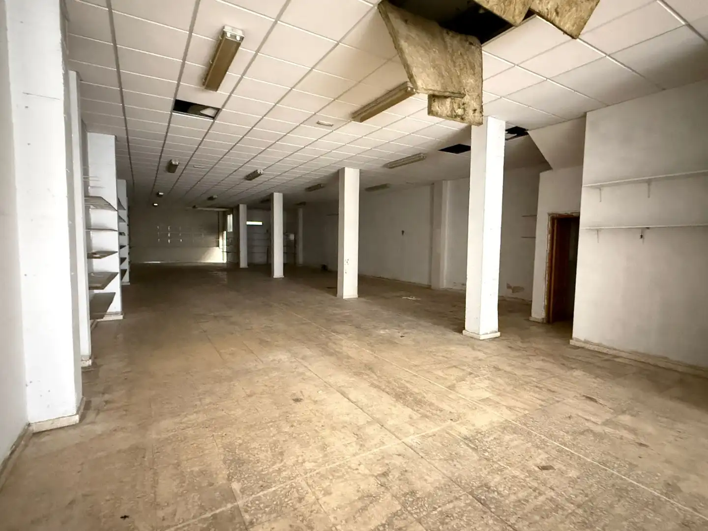 Local comercial en venta en Calle Don Juan de Borbón
