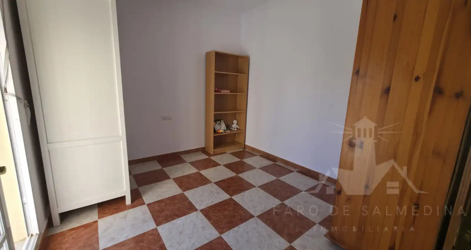 Schlafzimmer von Einfamilien-Reihenhaus zum Verkauf in Chipiona mit Terrasse und Möbliert