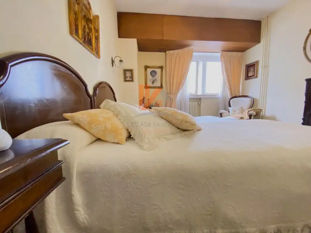 Habitación de Piso en venta en Santiago de Compostela  con Calefacción y Horno