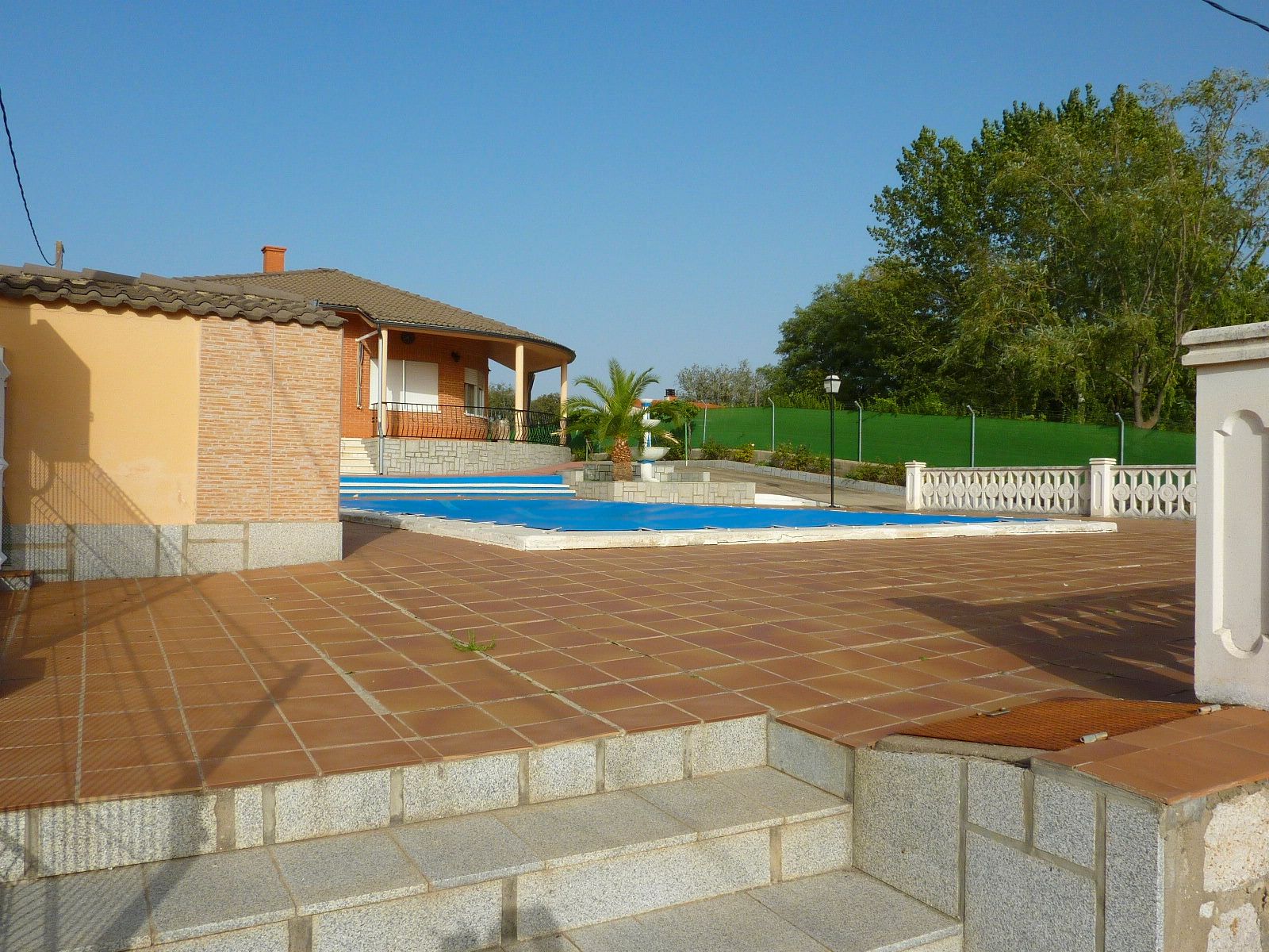 Piscina de Casa o xalet en venda en Palacios del Pan amb Jardí privat, Terrassa i Traster