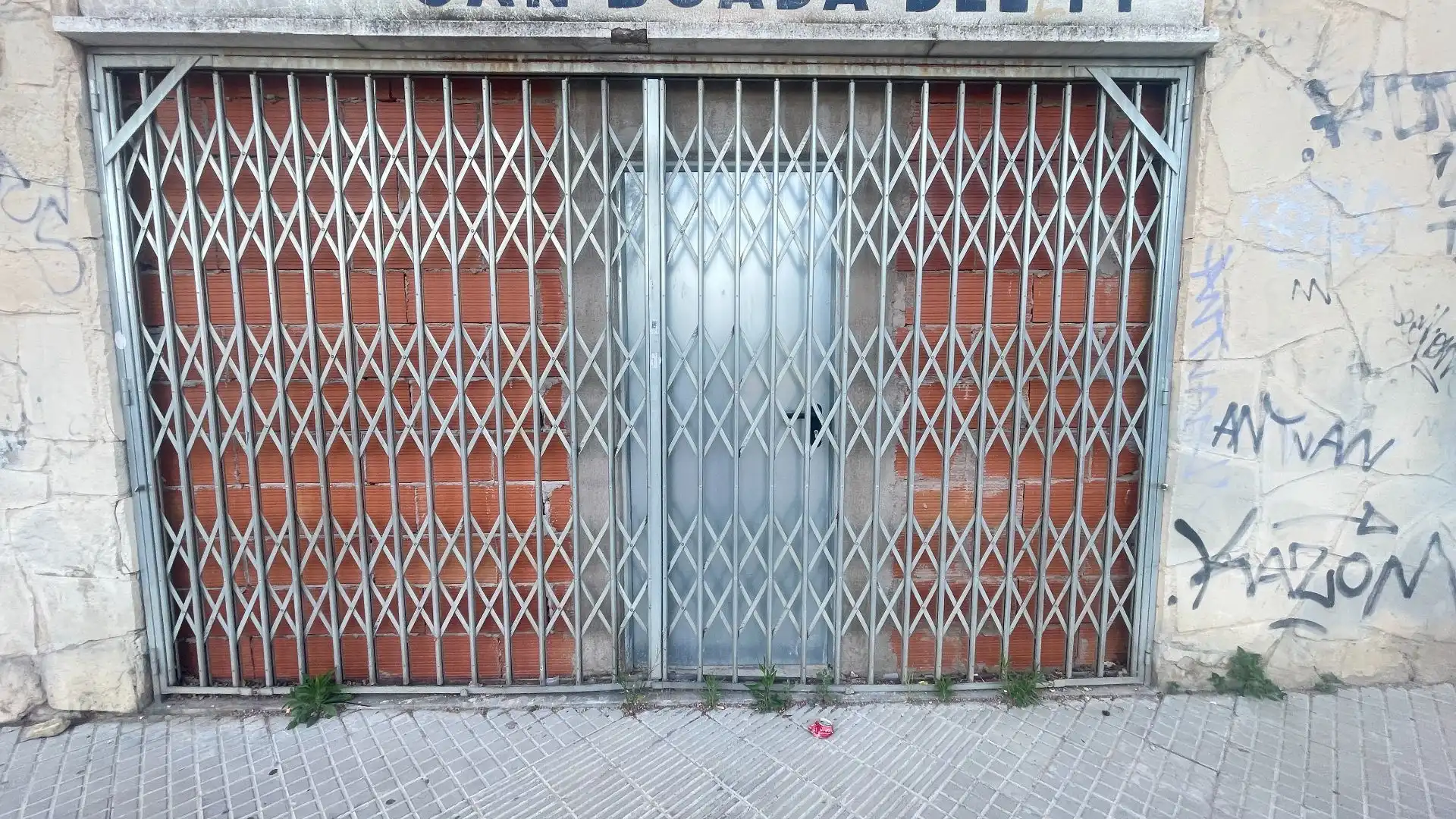 Vista exterior de Piso en venta en Terrassa con Calefacción