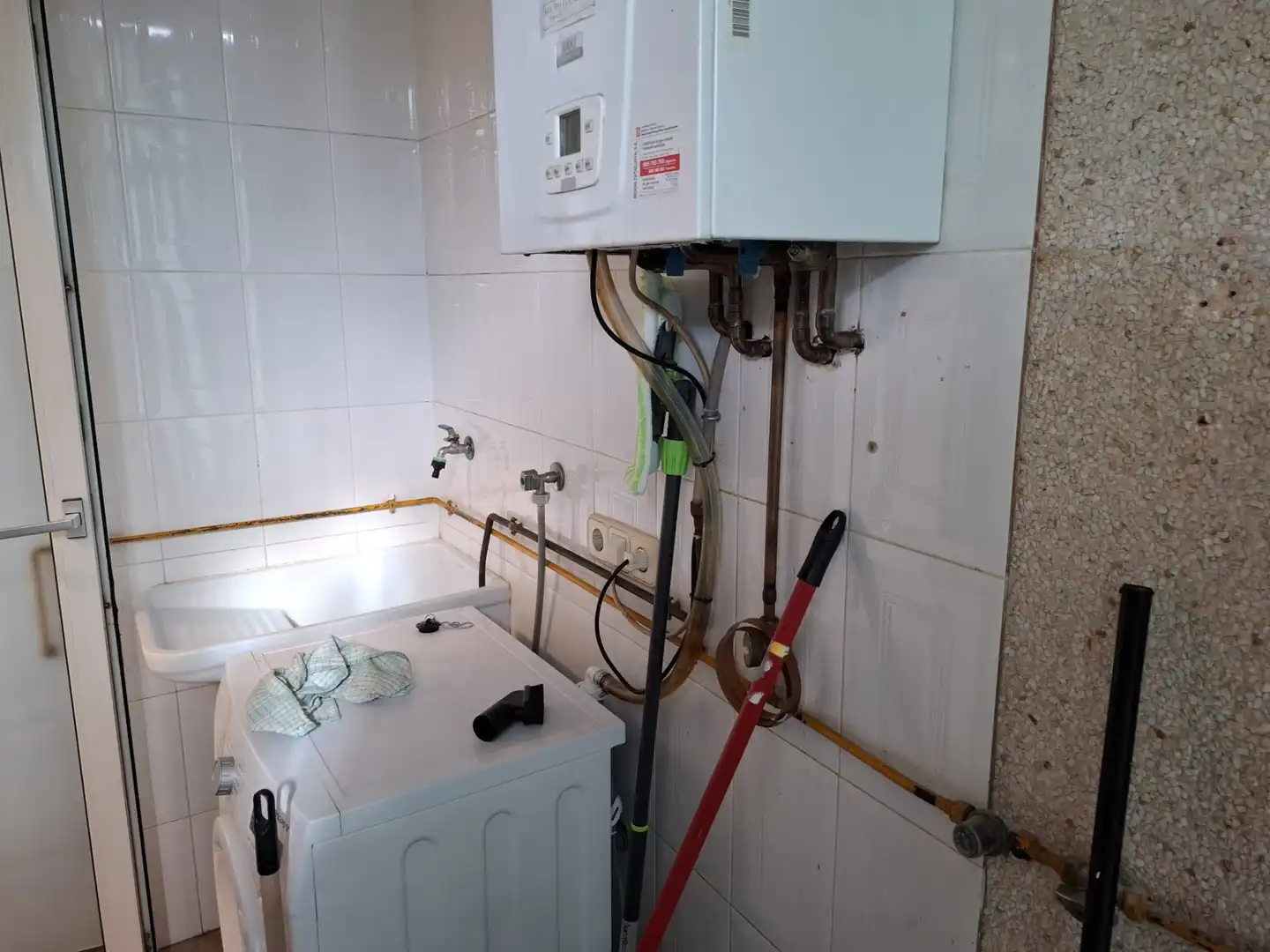 Baño de Planta baja en venta en Palau-saverdera con Calefacción, Terraza y Trastero