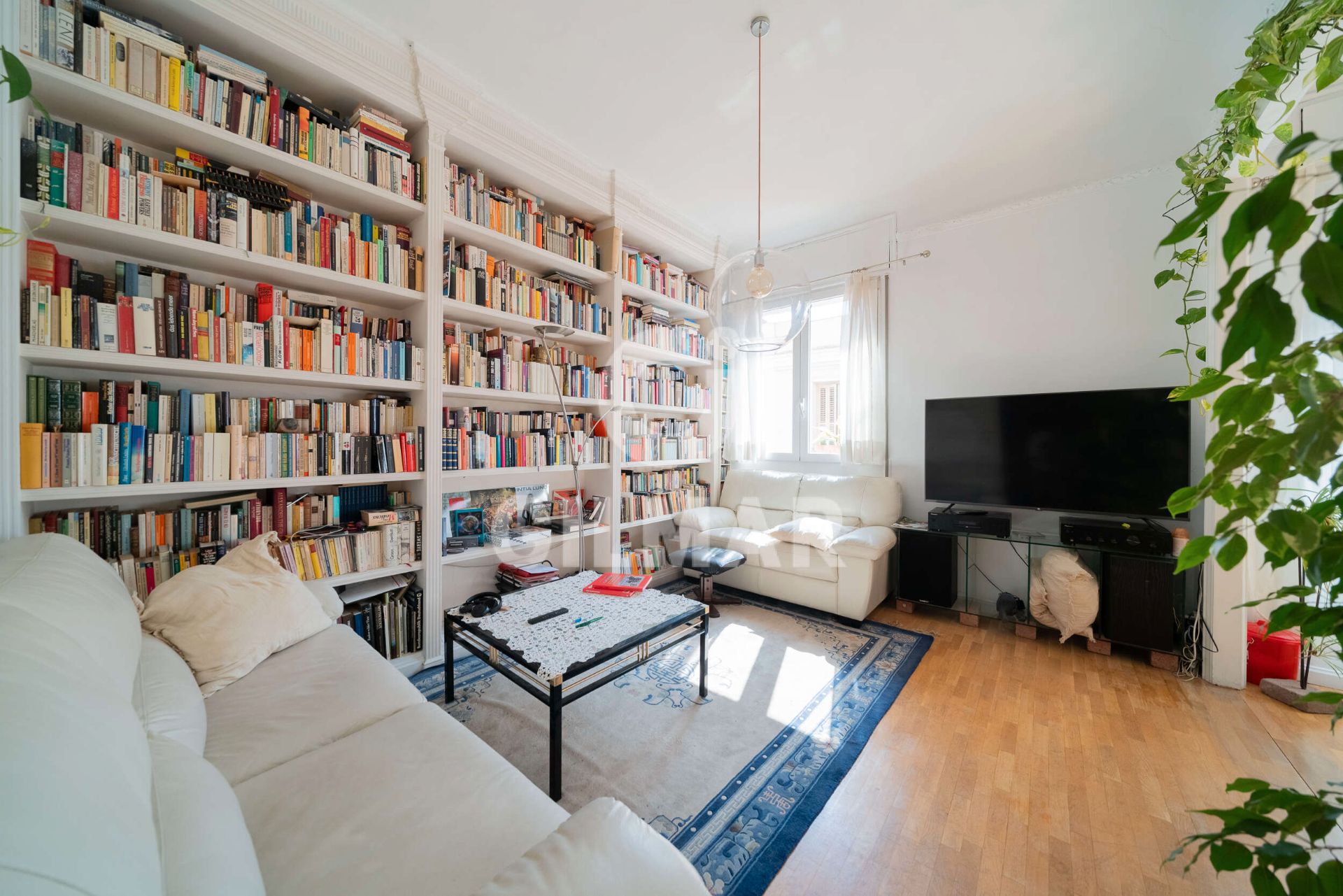 Living room of Flat for sale in  Madrid Capital  with Heating and Balcony