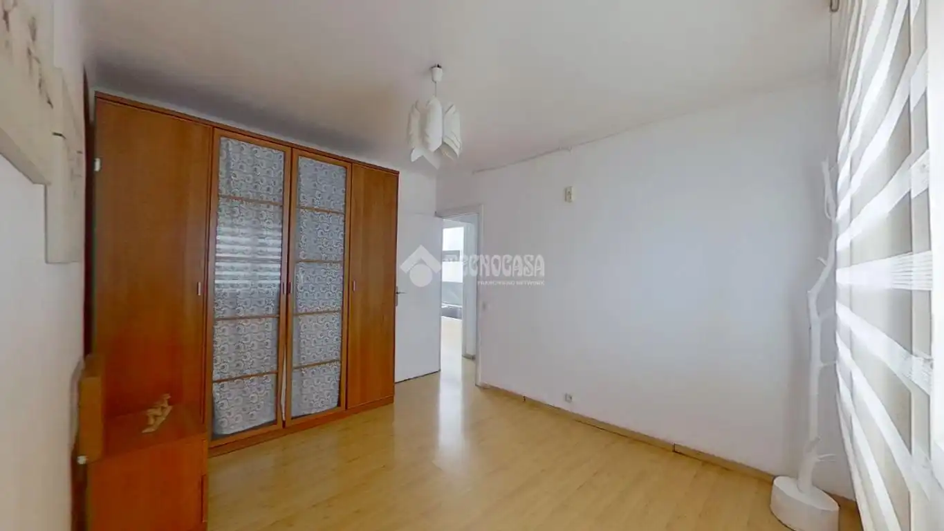 Dormitori de Pis en venda en Barberà del Vallès amb Aire condicionat, Parquet i Moblat