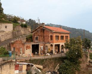 Vista exterior de Casa o xalet en venda en San Martín del Rey Aurelio amb Calefacció, Terrassa i Traster