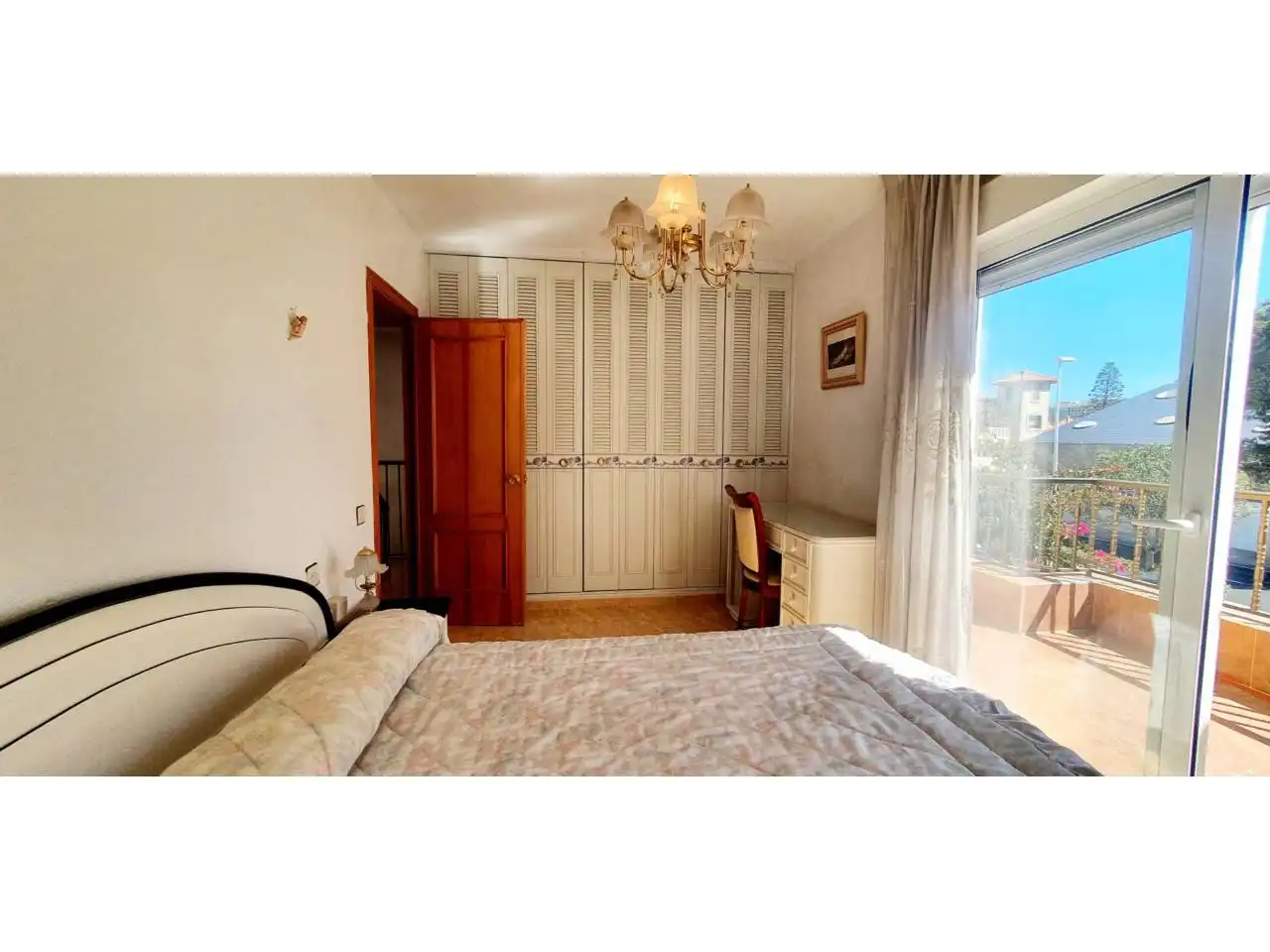 Bedroom of Detached homes for sale in Roquetas de Mar  with Terrace, Furnished and Community pool