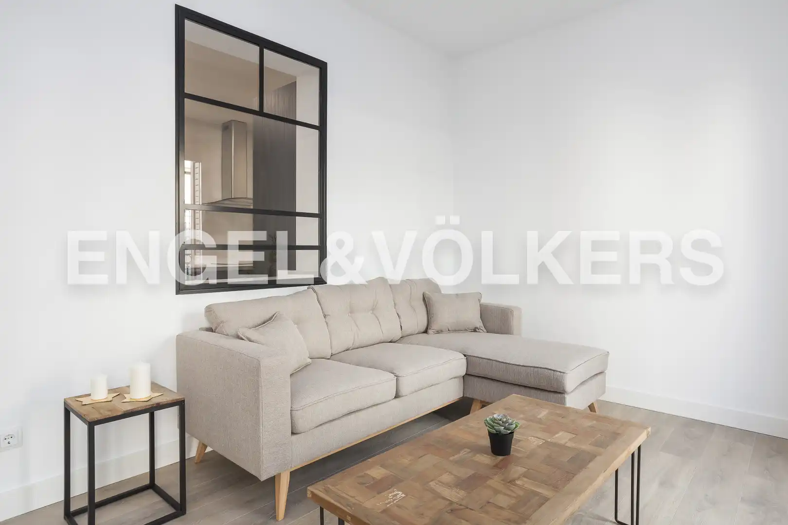 Living room of Flat for rent in Madrid  with Air Conditioner, Heating and Furnished