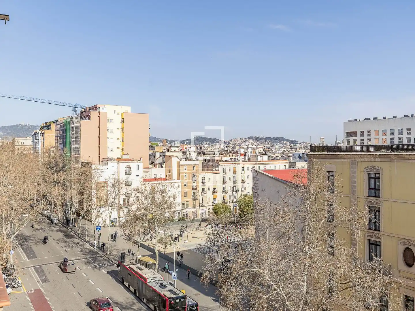 Außenansicht von Wohnung zum Verkauf in Barcelona mit Klimaanlage, Heizung und Parkett