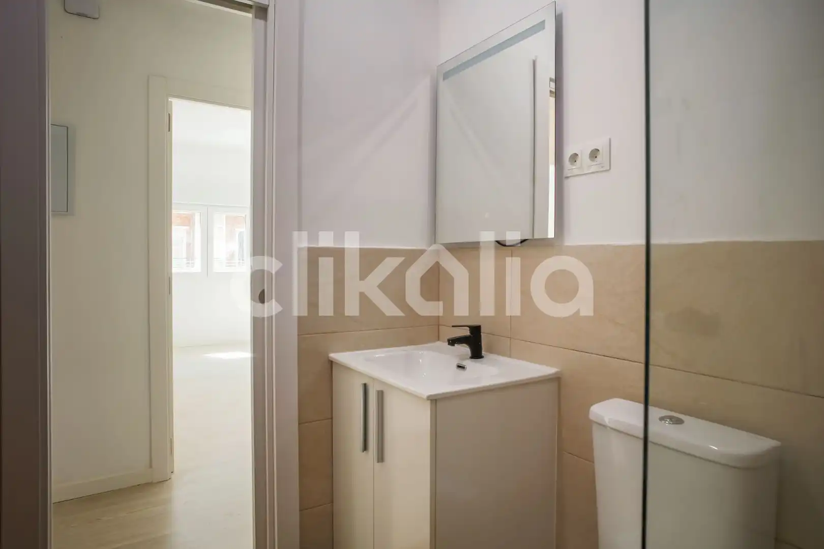 Bathroom of Flat for rent in Madrid