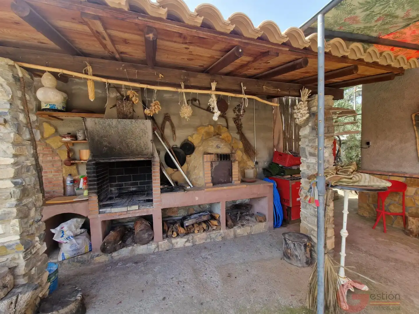Country house zum Verkauf in El Pinar mit Terrasse und Schwimmbad