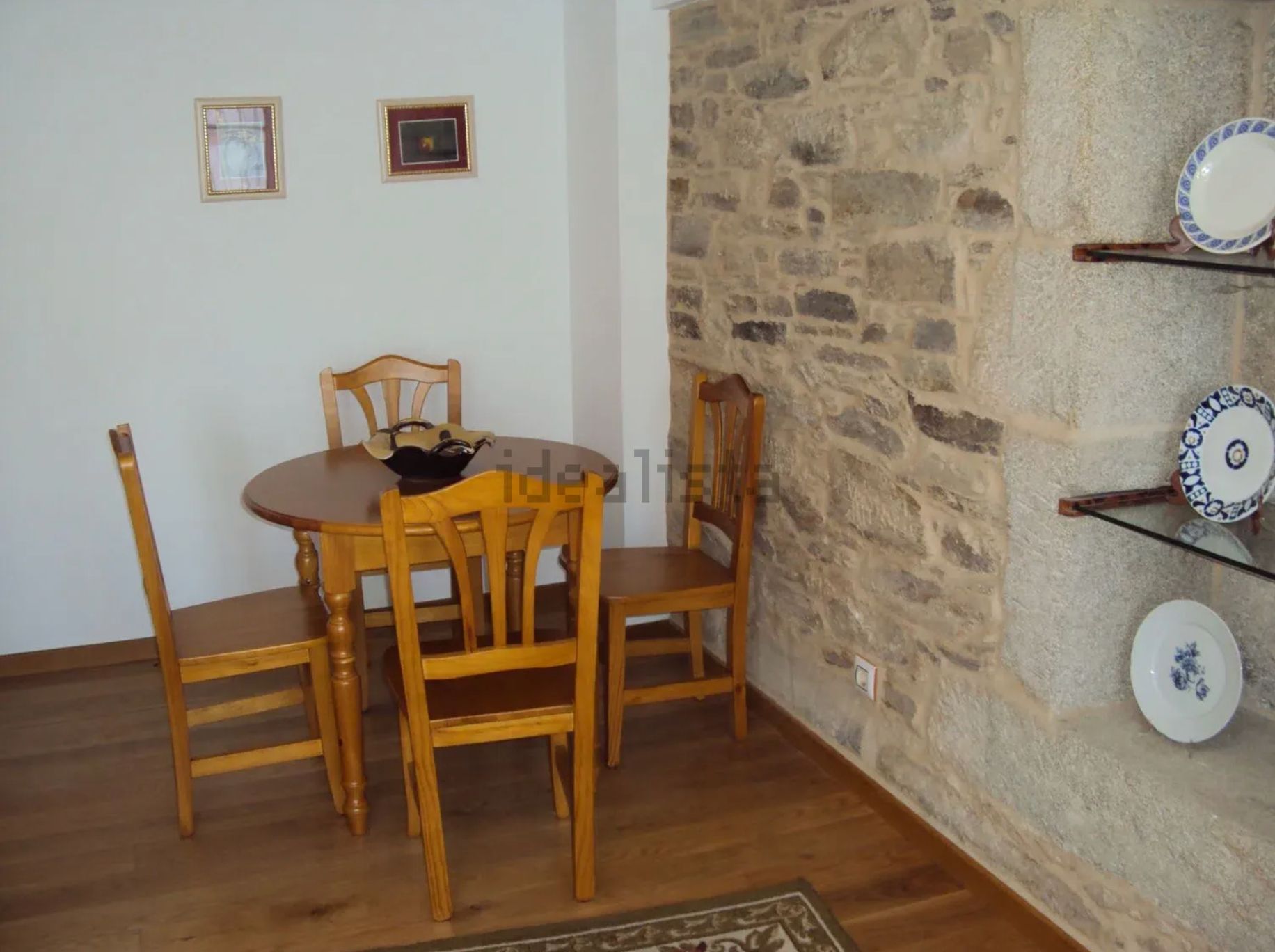 Menjador de Pis de lloguer en Santiago de Compostela  amb Moblat