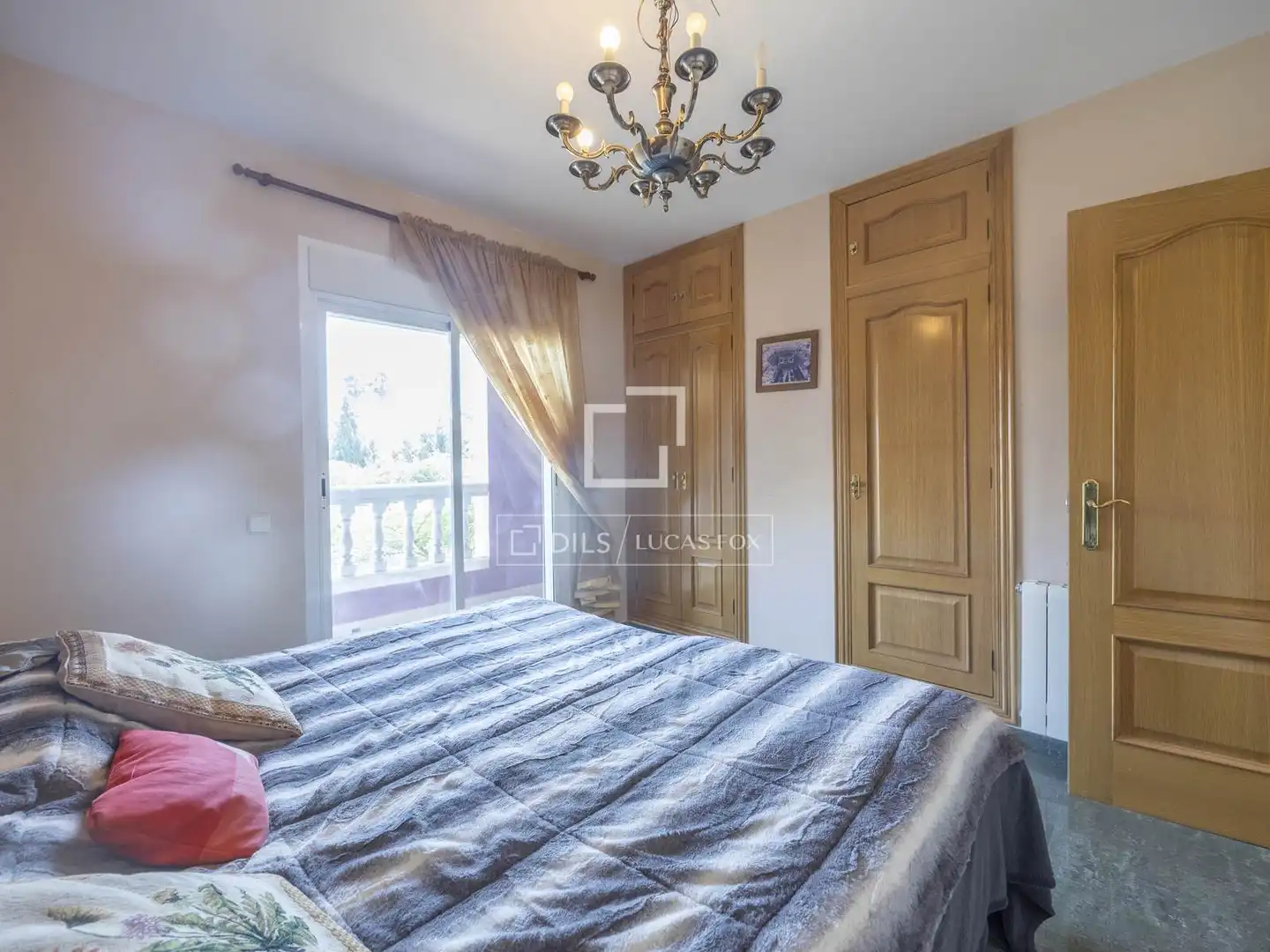 Bedroom of Houses for sale in La Pobla de Vallbona  with Air Conditioner, Heating and Private garden
