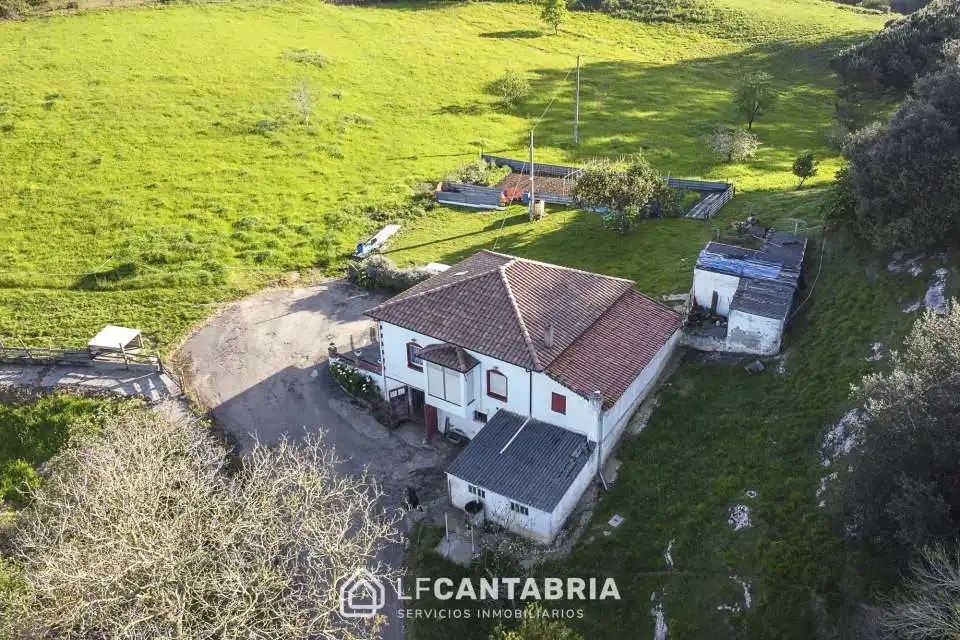 Vista exterior de Casa o chalet en venta en Camargo con Calefacción y Trastero