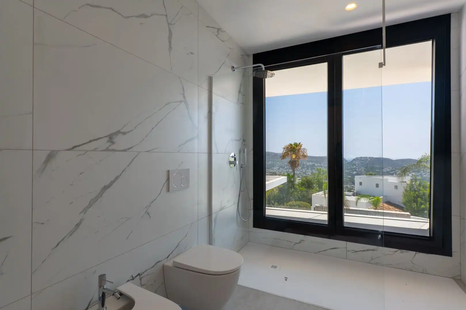 Badezimmer von Haus oder Chalet zum Verkauf in Moraira mit Klimaanlage, Privatgarten und Terrasse