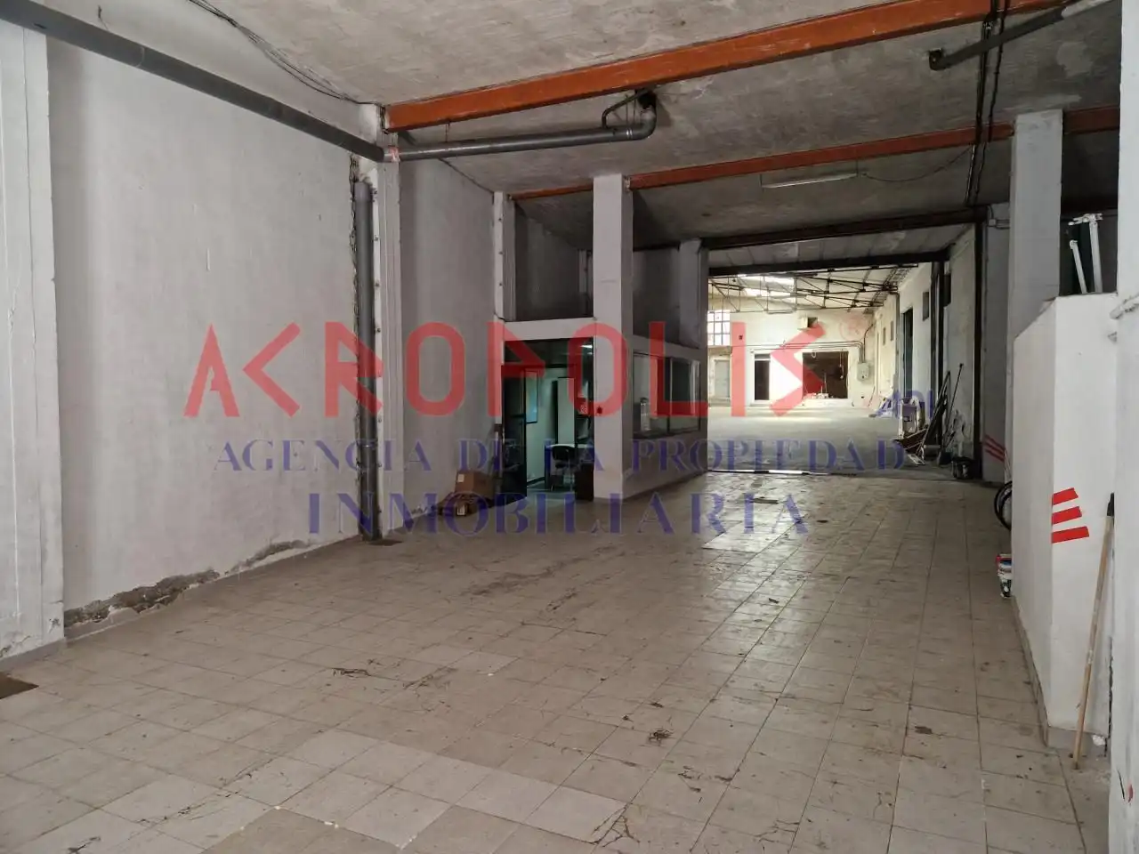 Business premises for sale in Avenida León 15, imagen 2