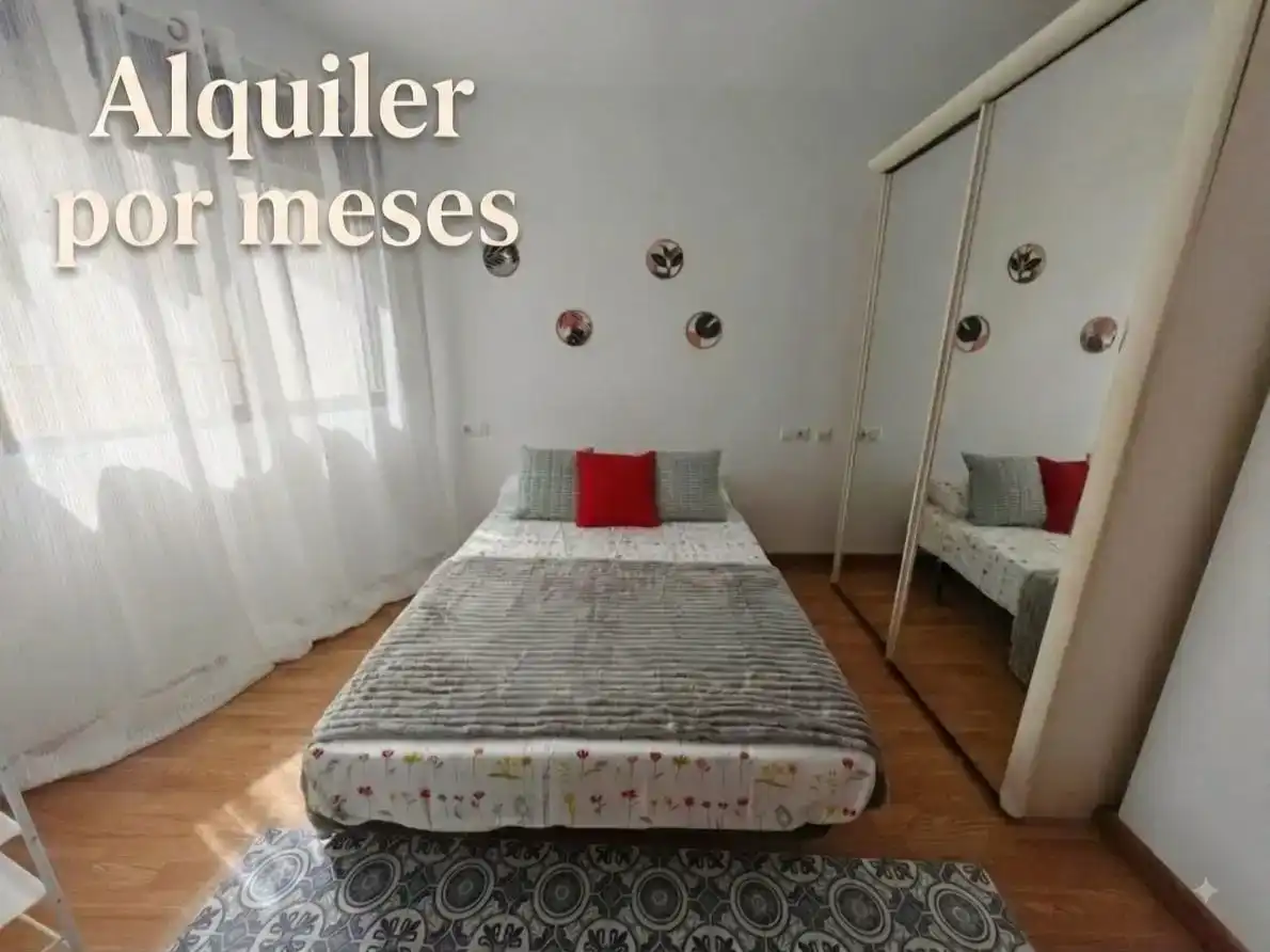Dormitori de Pis de lloguer en Monachil amb Parquet i Moblat