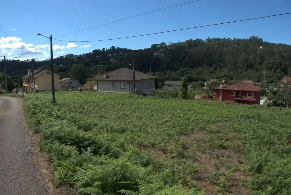 Terrains et parcelles à vendre à Mos
