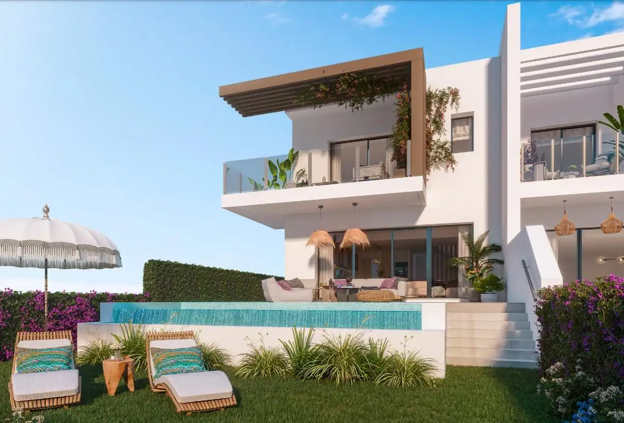 Adosado con piscina en venta en El Faro de Calaburra - Chaparral, imagen 8