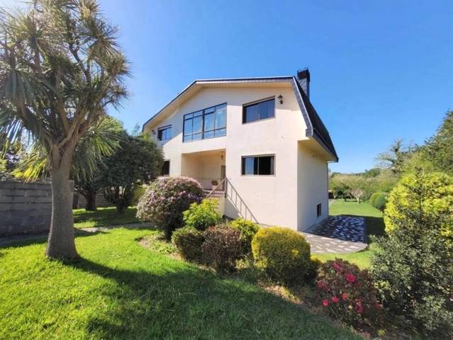 Casa-chalet en Venta en Navia