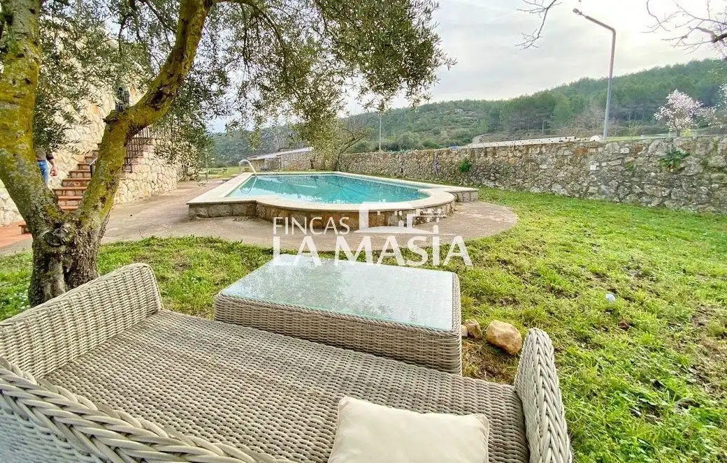 Terrassa de Finca rústica en venda en Canyelles amb Aire condicionat, Jardí privat i Traster