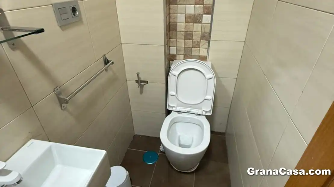 Badezimmer von Wohnung zur Miete in Granada mit Klimaanlage, Heizung und Möbliert