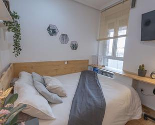 Bedroom of Flat to share in  Madrid Capital  with Air Conditioner and Terrace